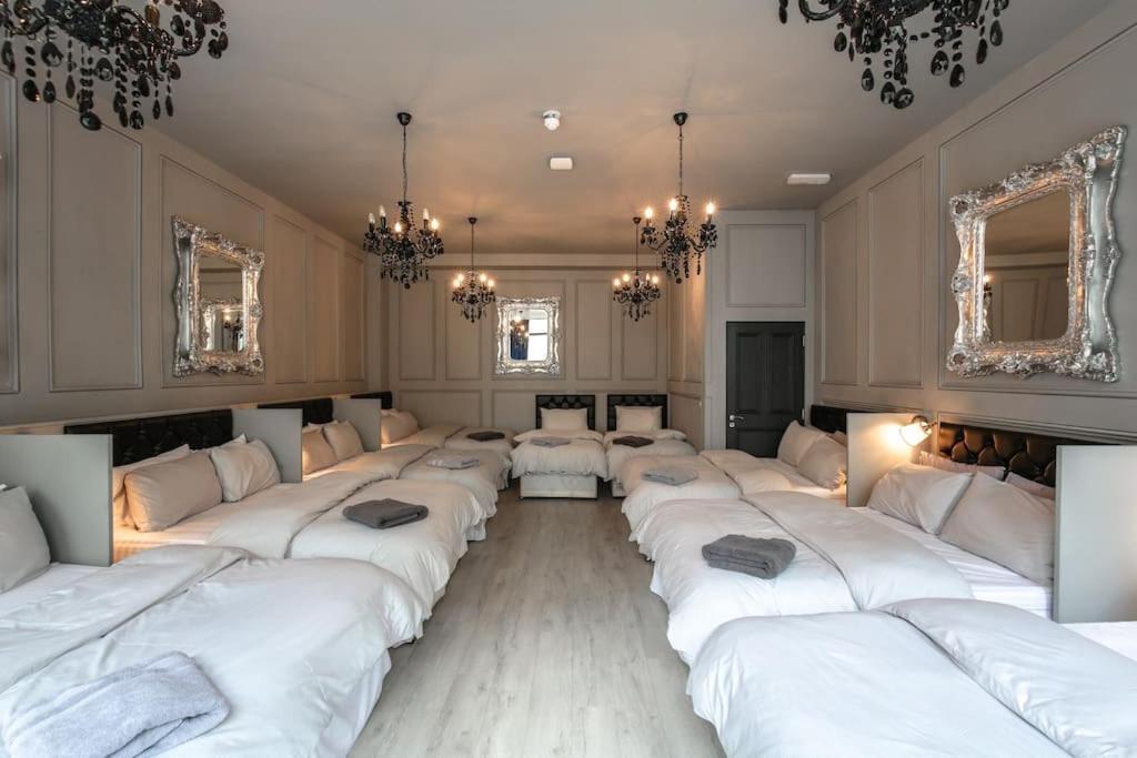 The V.I.P Suite - Sleeps 24! Best For Large Groups Liverpool Exterior photo